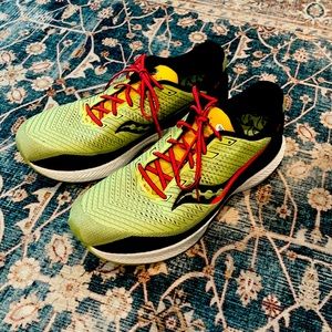 Men’s Saucony Jackalope 2.0 Triumph 18 - Size 11